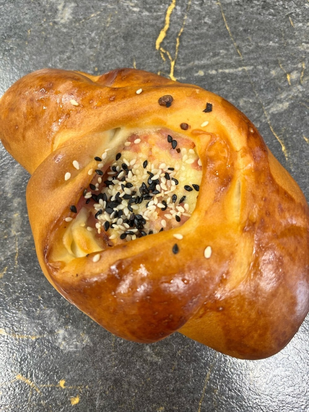 Лодочка с ветчиной и сыром