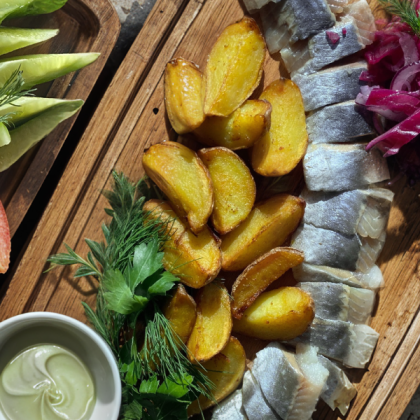 Сельдь с картофелем и хрустящей капустой по-гурийски