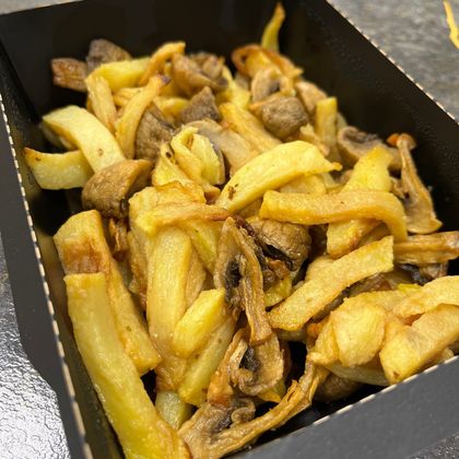 Жареный картофель с грибами