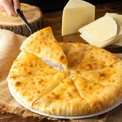 Осетинский пирог с картофелем и сыром малый