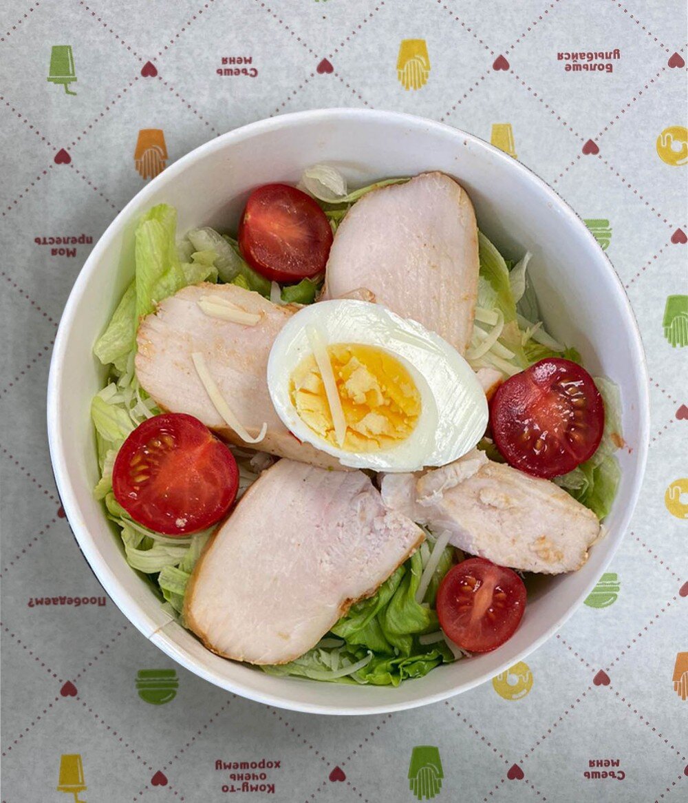 Салат «Цезарь» с куриной грудкой