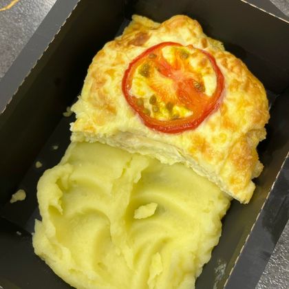 Треска под сырной шапочкой с пюре