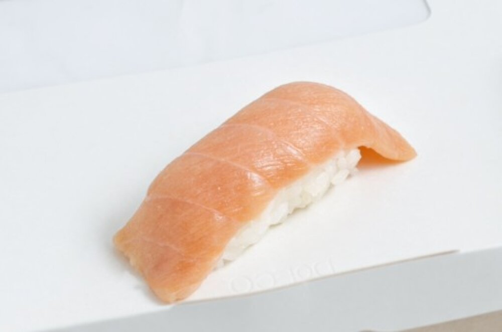 Суши классические с лососем холодного копчения