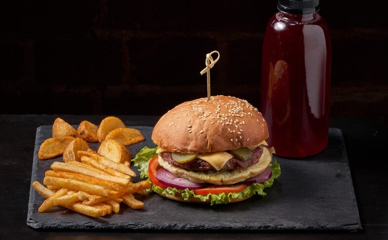 Бургер с яйцом