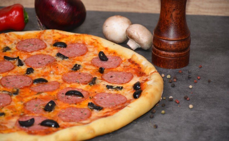 Пицца «Салями»