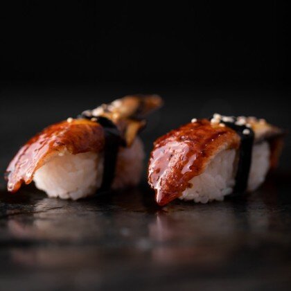 Суши с угрём