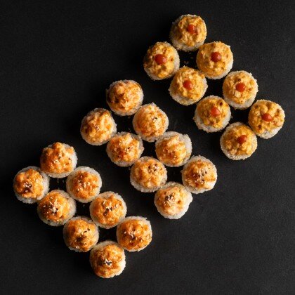 Сет с запеченными роллами