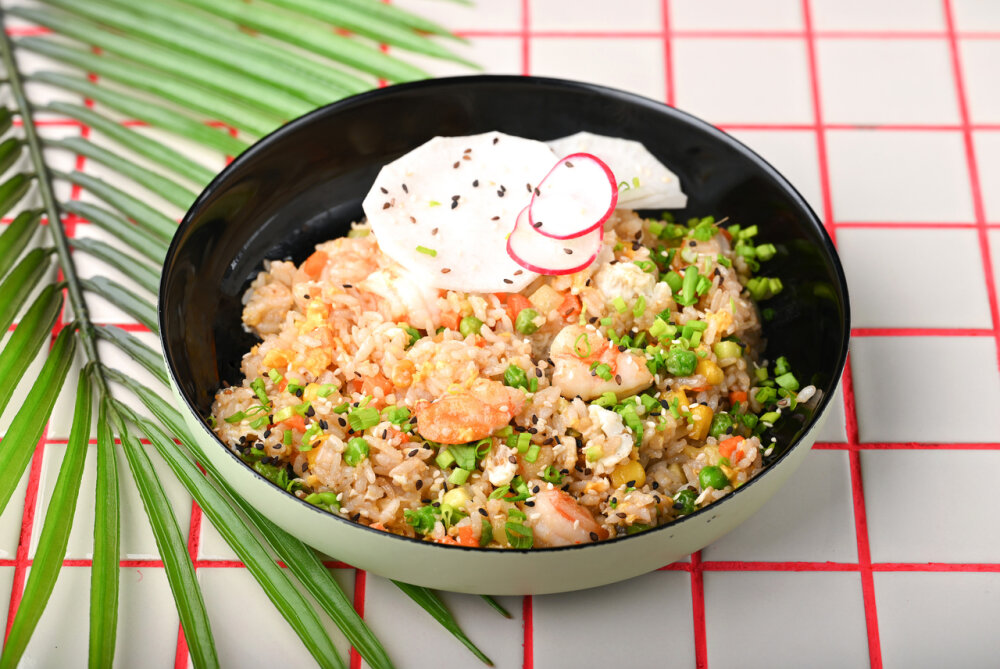 Жареный рис с креветками по-тайски