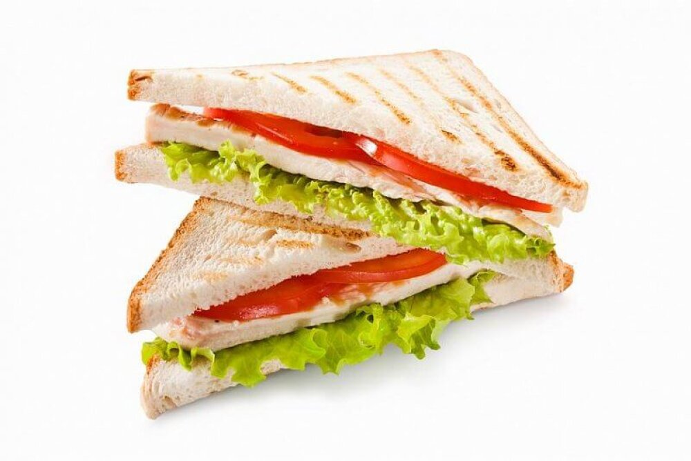 Сэндвичи саранск. Сэндвич. Сэндвич треугольный. Сэндвич на белом фоне. Бутерброды треугольники.