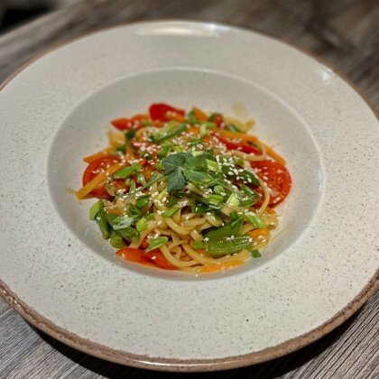 Спагетти с овощами в соусе "Терияки"