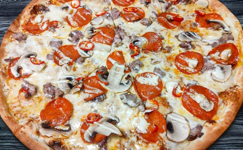 «Мексиканская страсть» с пикантным мясом, ароматным сыром и огоньком в каждом кусочке.