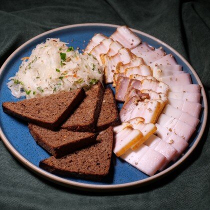 Закуска из двух видов сала