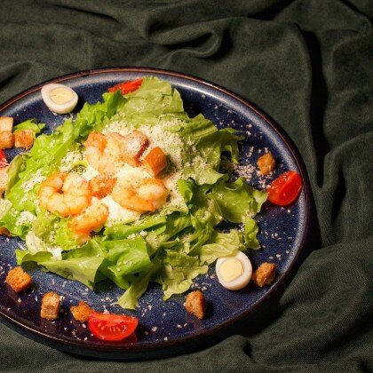 Салат «Цезарь с креветками»