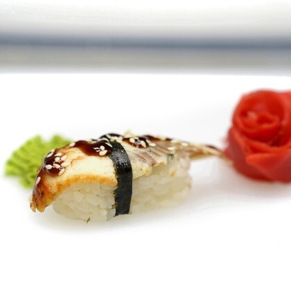 Суши с угрем