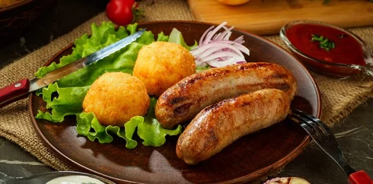 Колбаски куриные гриль с картофельными крокетами