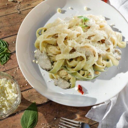 Феттуччине с ветчиной и грибами