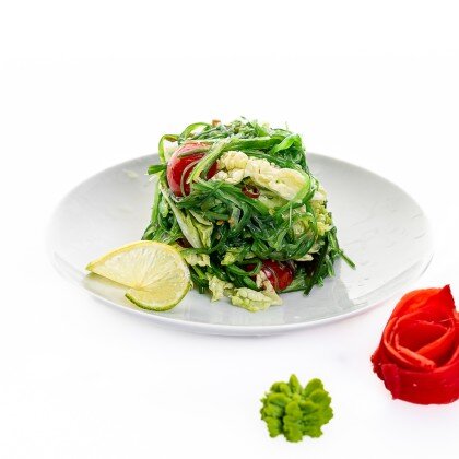 Салат чука с овощами