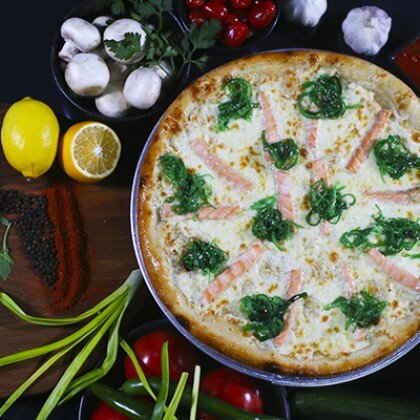 Пицца с лососем