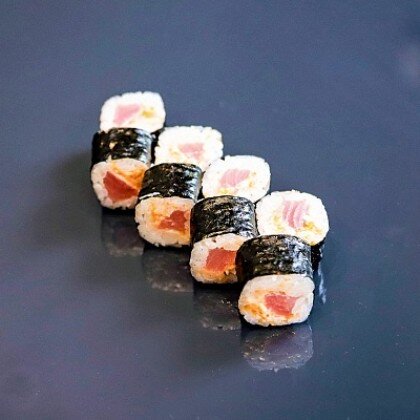 Мини ролл с тунцом острый