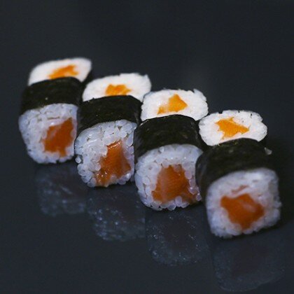 Мини ролл с лососем