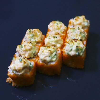 Ролл «Запеченный аляска»