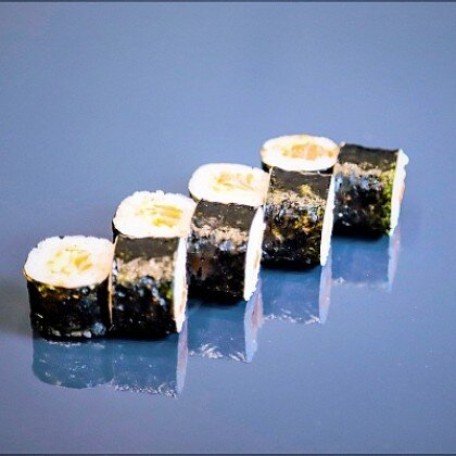 Мини ролл с лососем острый