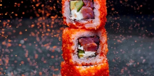 Ролл «Калифорния с копчёным лососем» 8шт