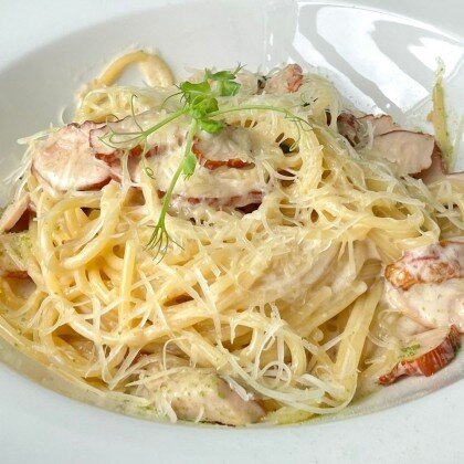 Спагетти с карпаччо из курицы в сливочном соусе