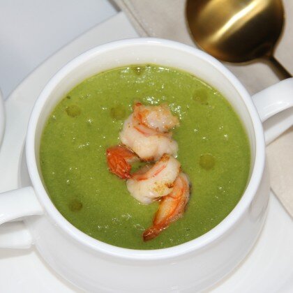 Крем-суп из шпината с креветками