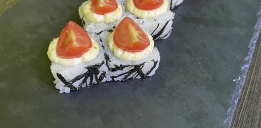 Ролл «Джуси цезарь»