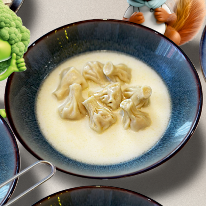 Бэби-хинкали в сливочном бульоне