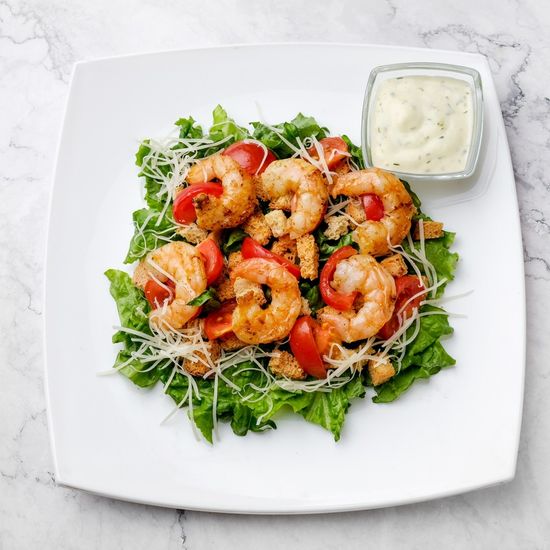 Салат «Цезарь» с креветками