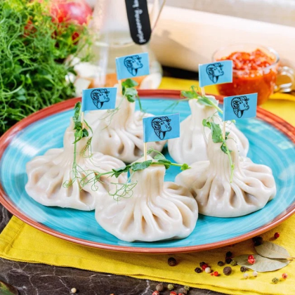 Хинкали с бараниной и кинзой