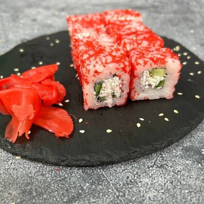 Ролл «Калифорния» с крабом