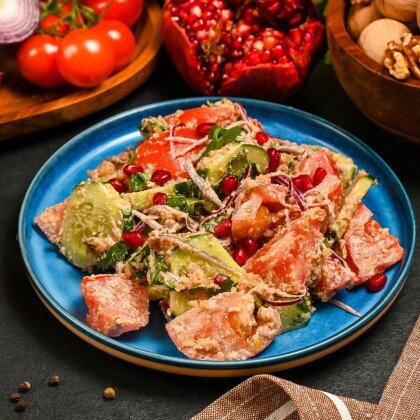 Салат по-грузински с грецким орехом