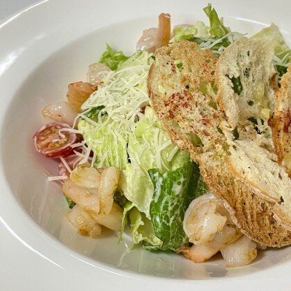 «Цезарь с тигровыми креветками»