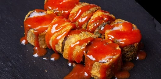 Жареный острый мак с тунцом