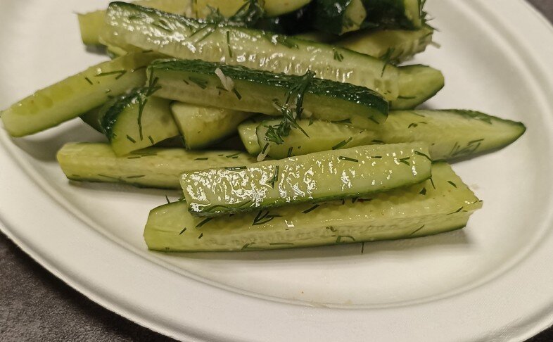 Свежие хрустящие огурчики