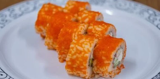 Ролл «Калифорния» с курицей