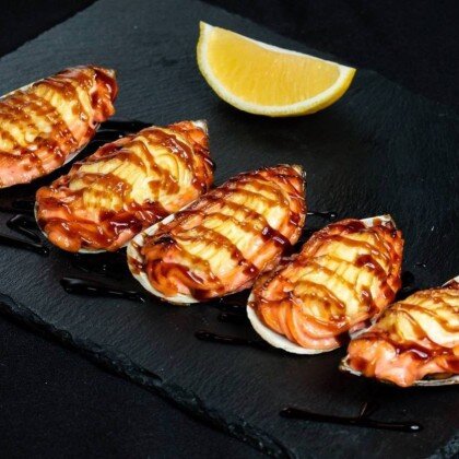 Мидии с сырным соусом