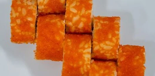 Ролл «Калифорния» с крабом