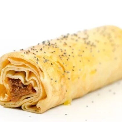 Блин с вареной сгущенкой и маком