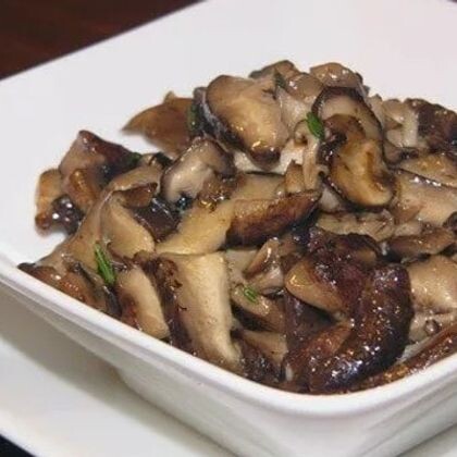 Шампиньоны, жареные с луком