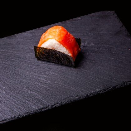 «Онигири с лососем»