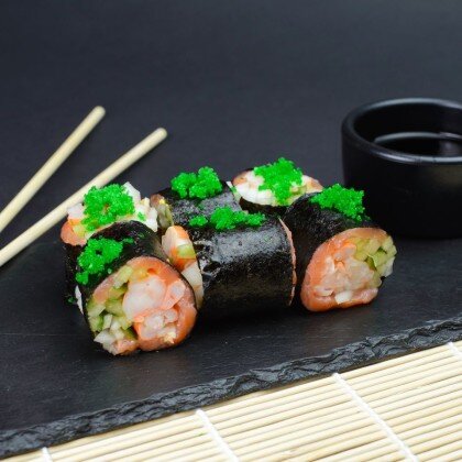 Сашими ролл с лососем и креветкой