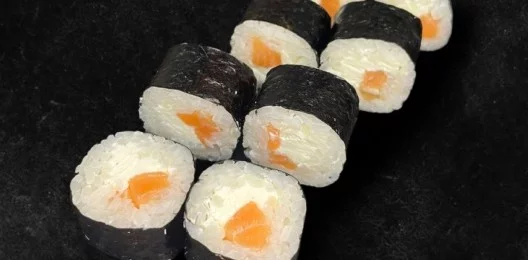 Сливочный маки с копченым лососем