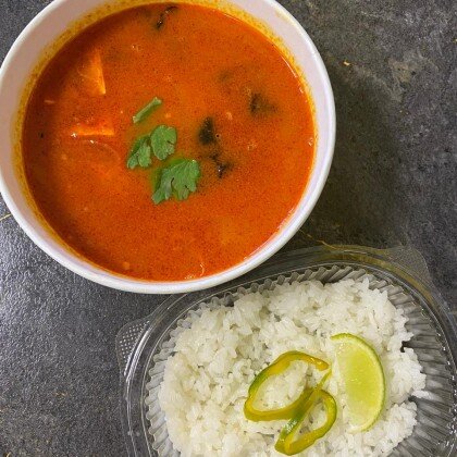 Том Ям с креветками, рисом и лаймом