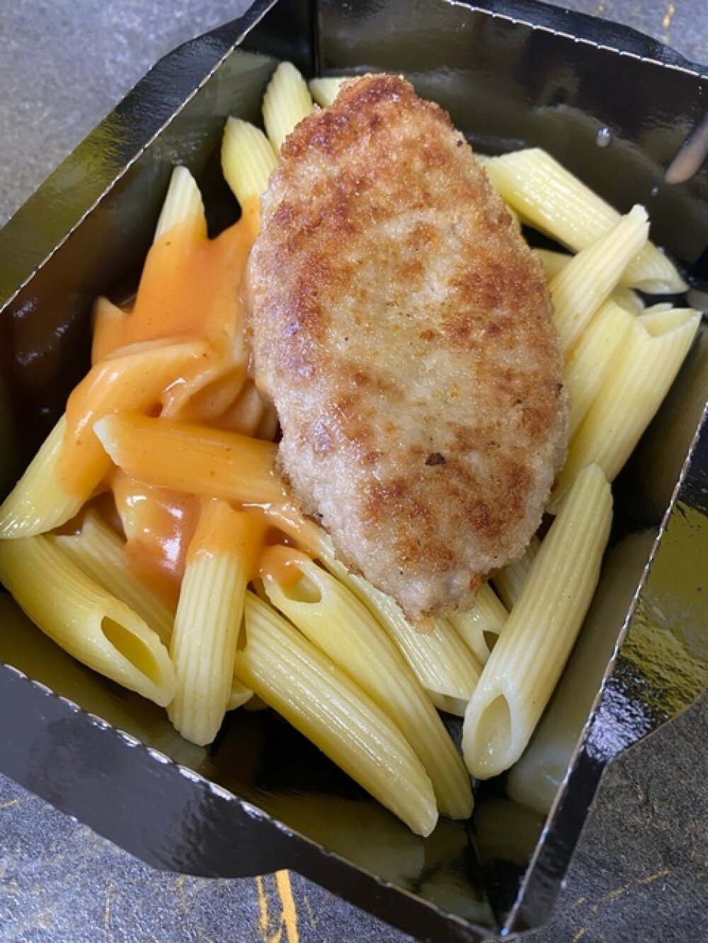 Котлета по-домашнему с макаронами