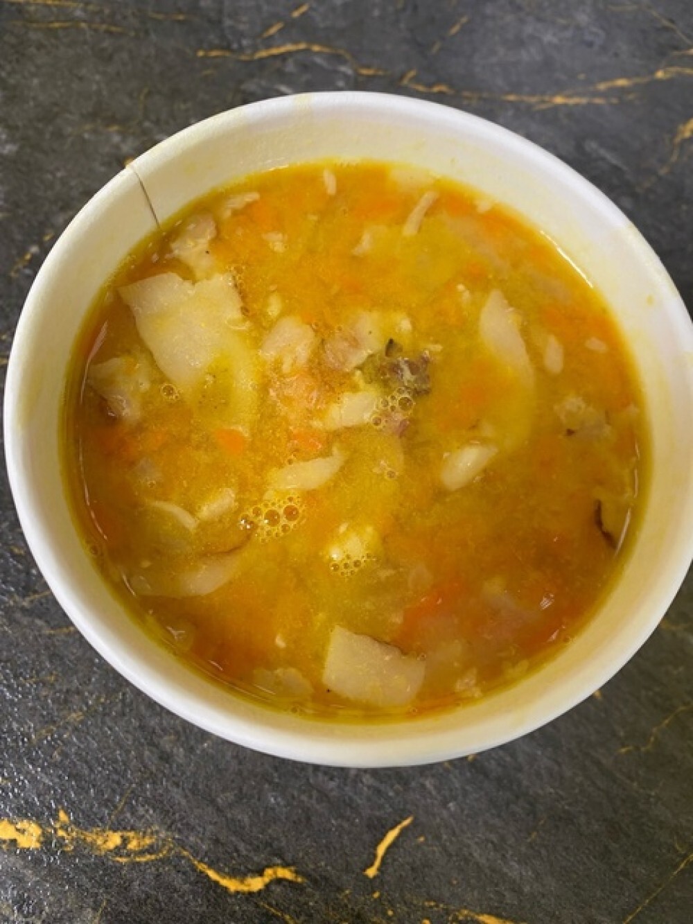 Гороховый суп с копченой грудинкой