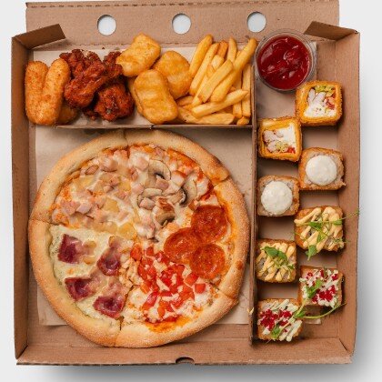 Три Товарища